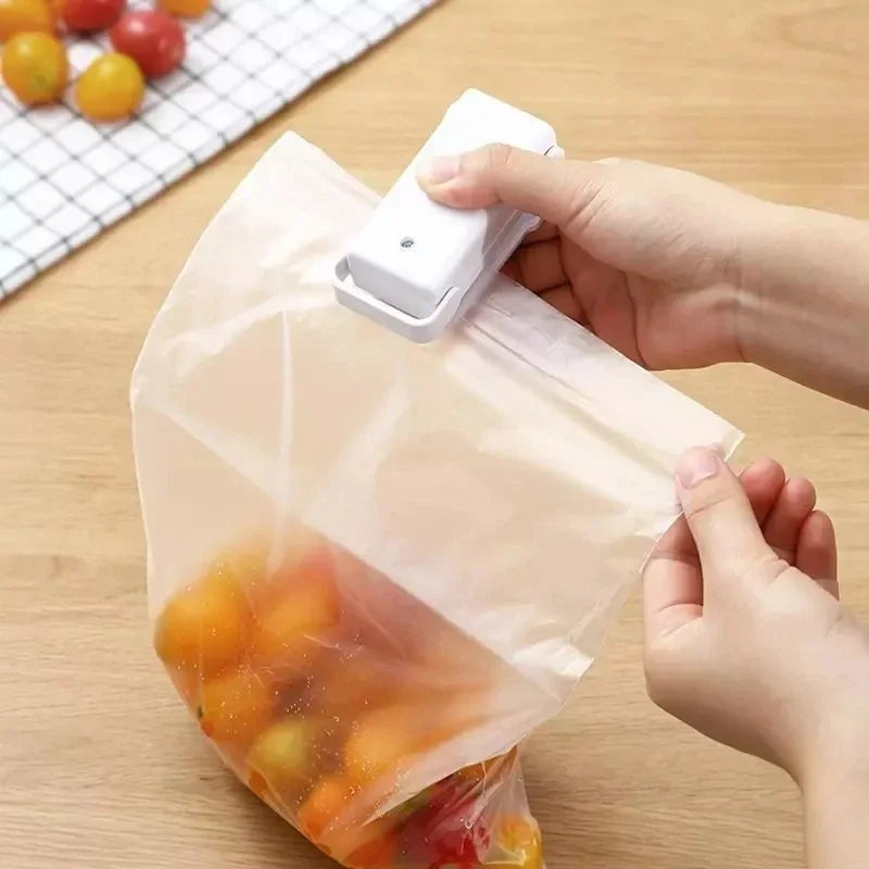 Portable mini sealing machine